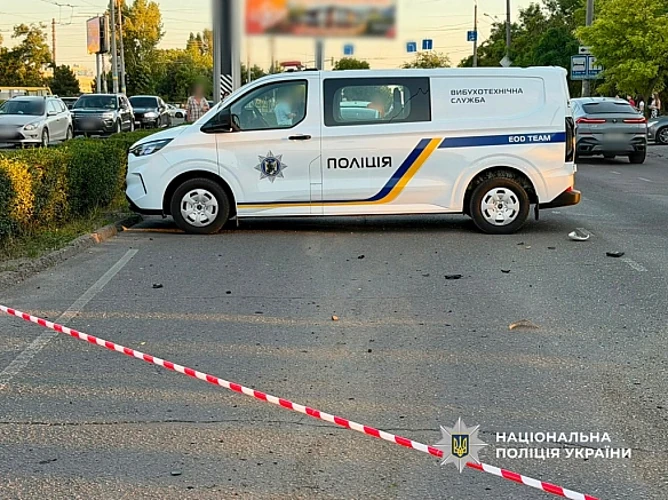 Поліція підтвердила загибель водія під час вечірнього вибуху авто в Одесі