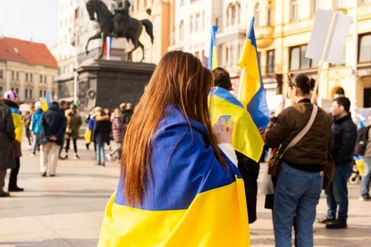 День Державного Прапора: чому святкові добірки у медіа важливі для читачів
