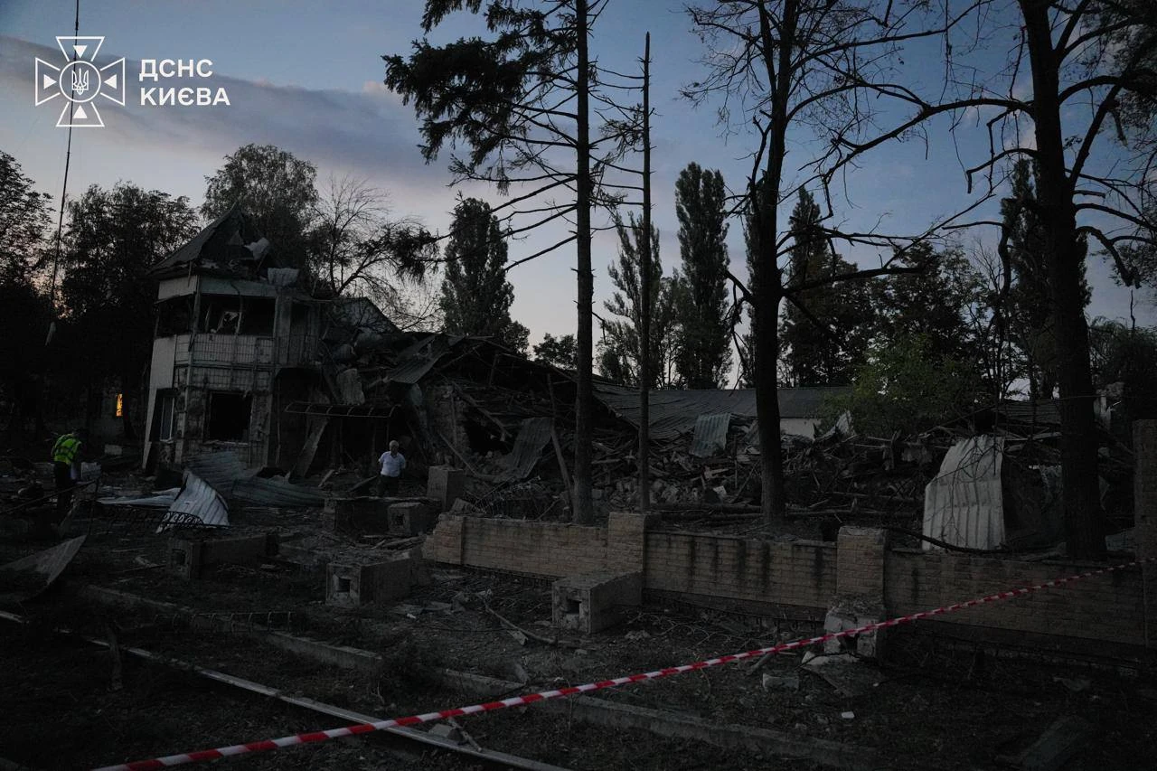 Наслідки обстрілу Києва 1 вересня 2026 року, під час якого в столиці загинули люди