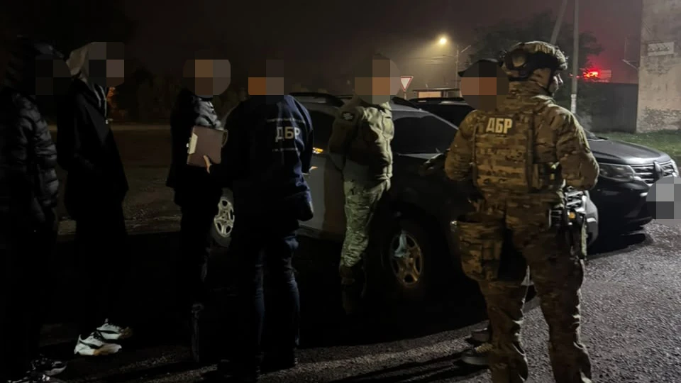 Затримання підозрюваних працівників ТЦК та СП у Кіцмані